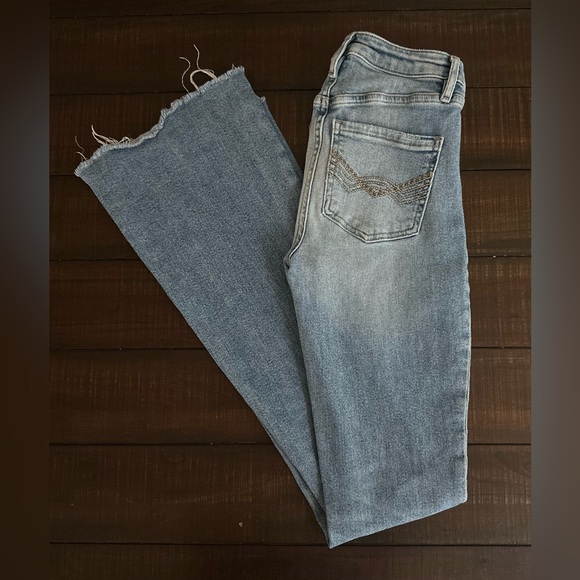 IDYLWIND Miranda Lambert Light Wash Distressed Bootcut Jeans - Picture 1 of 7